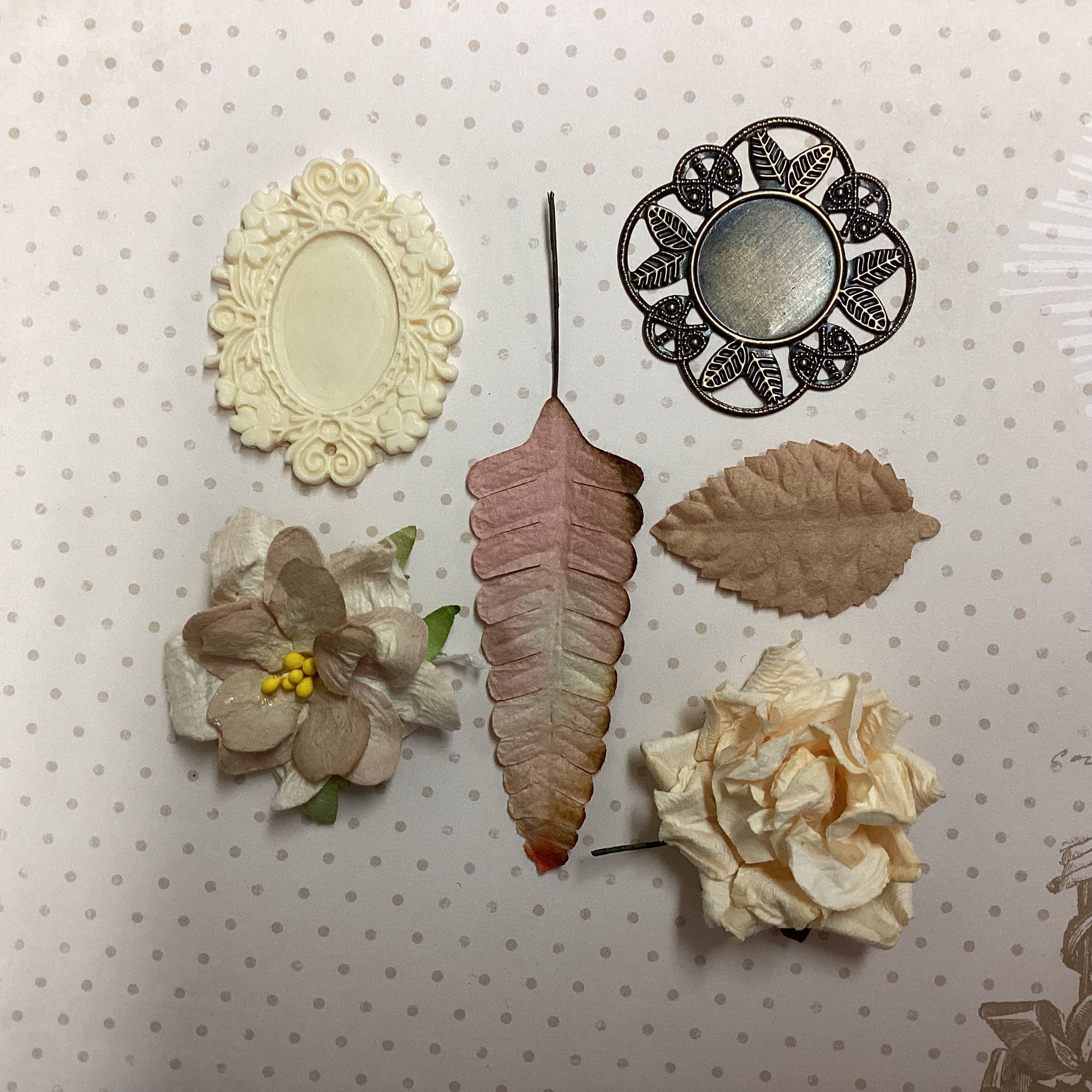 Scrapbooksrus VICTORIAN EPHEMERA Oval Cameo Frame & Flowers 6pc