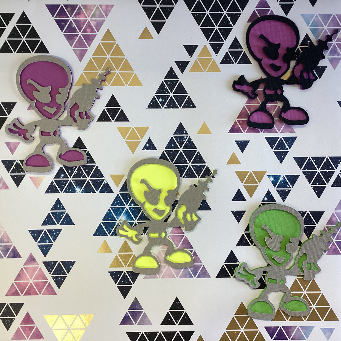 Scrapbooksrus Diecut ALIEN WITH LASER 3D Scrapbook Die Cut Embellishment