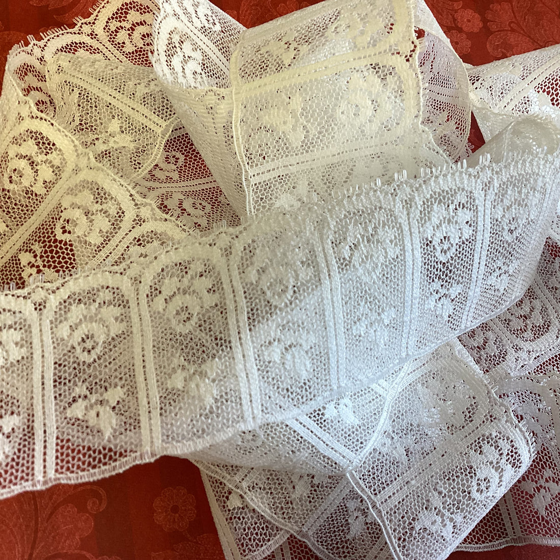 Scrapbooksrus Vintage WHITE ROMAN ARCH LACE Ribbon Trim 1 3/8”X2yd