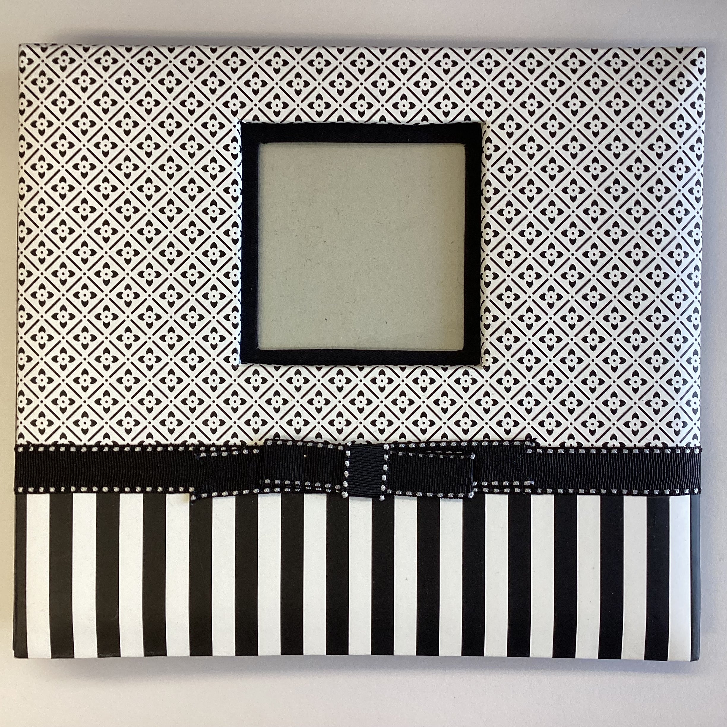 Postbound Album BLACK WHITE FLORAL STRIPE Frame 8"X8" Scrapbook