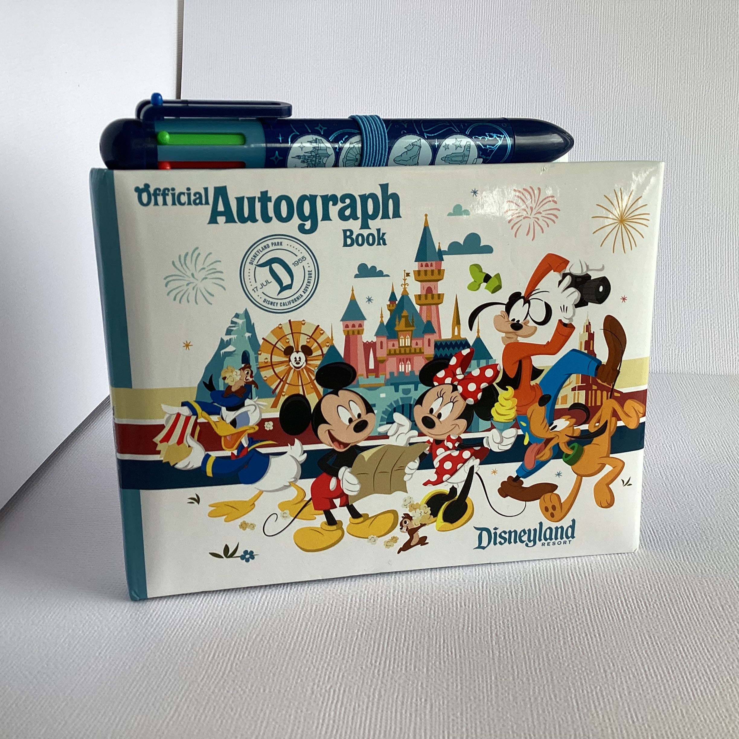 Disneyland Resort OFFICIAL AUTOGRAPH BOOK 5 X6 Notebook Scrapbooksrus disneyland-resort-official-autograph-book-5-x6-notebook-scrapbooksrus