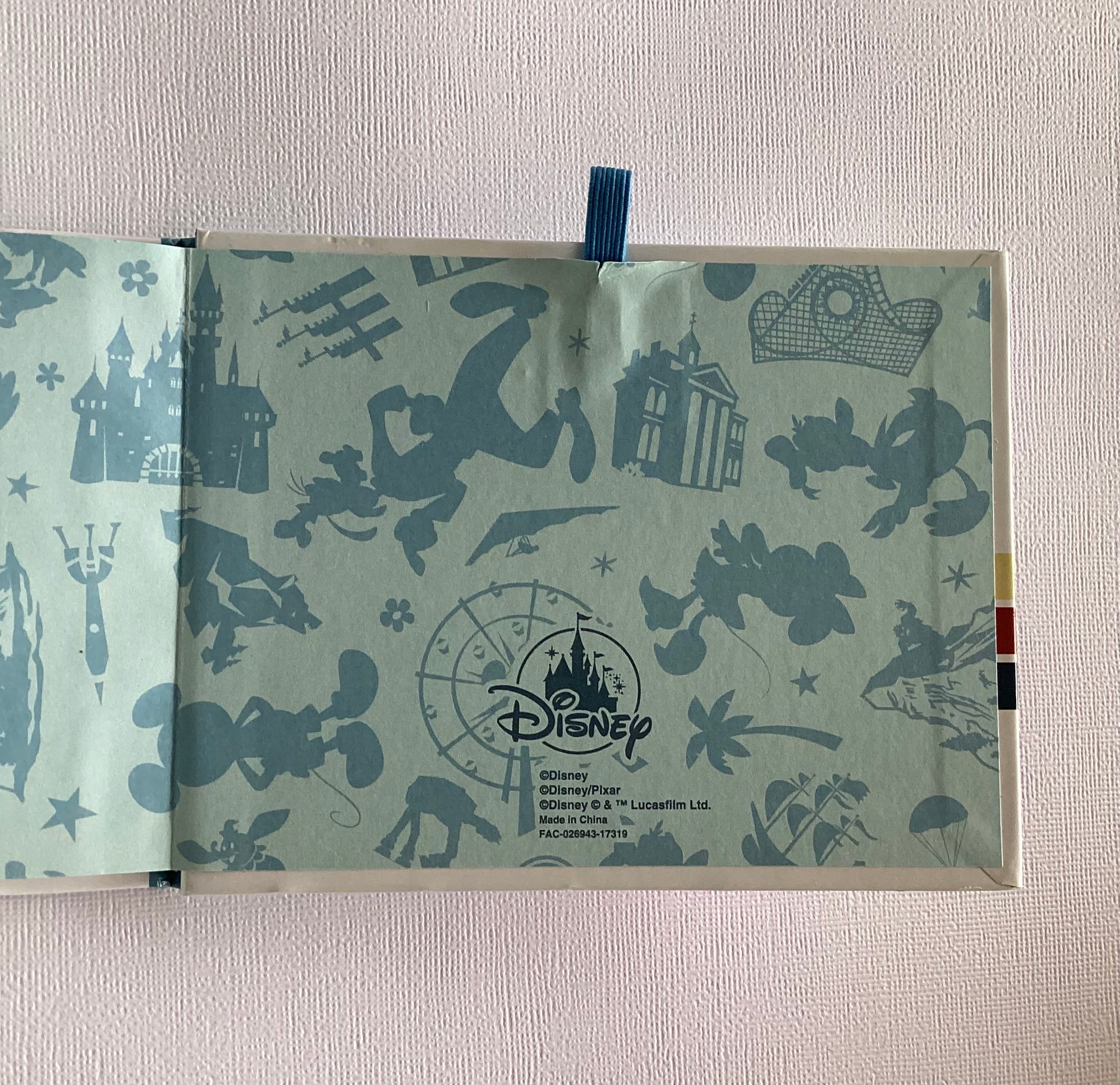 Disneyland Resort OFFICIAL AUTOGRAPH BOOK 5”X6” Notebook