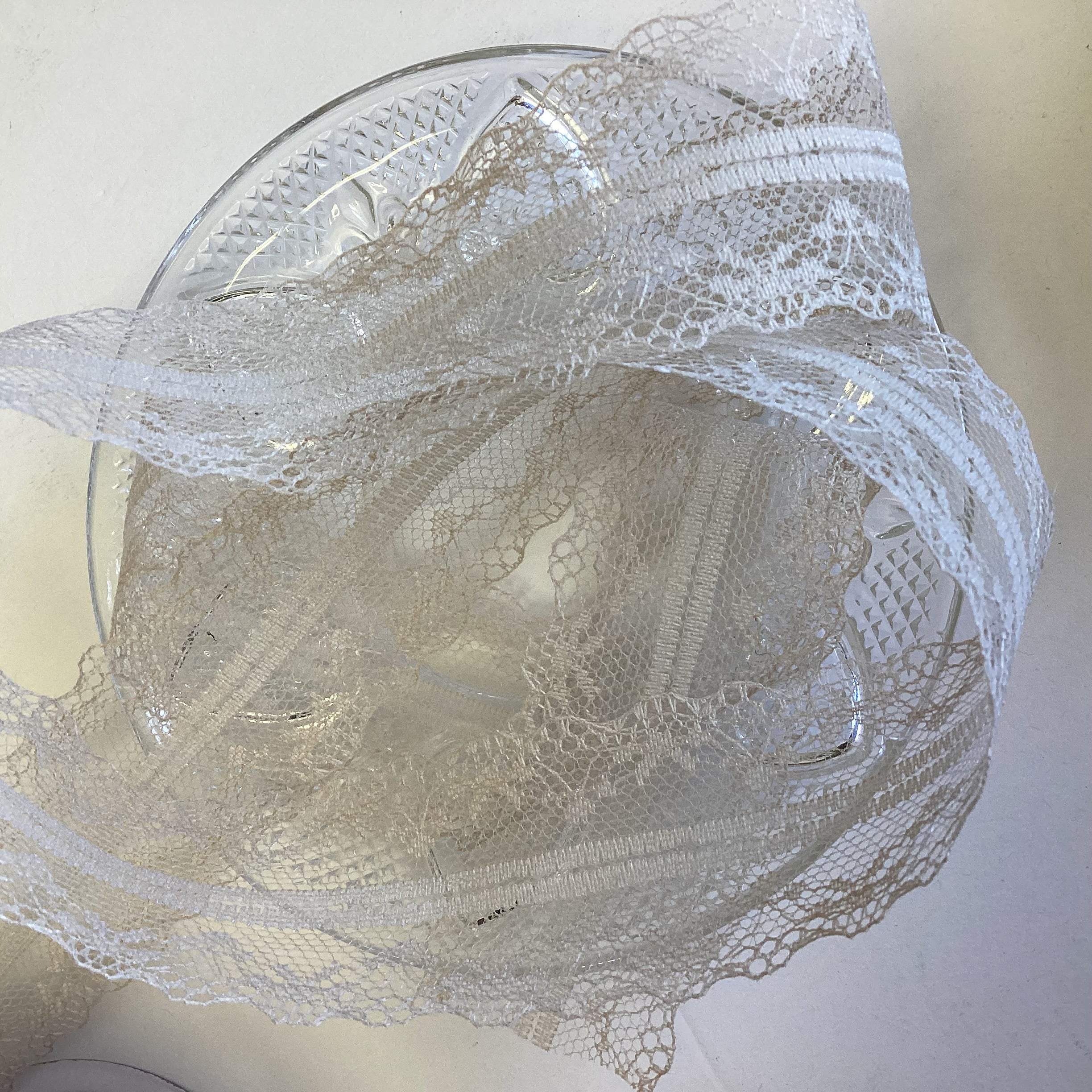 Scrapbooksrus LACE SCALLOP Edge Ribbon 1 yard