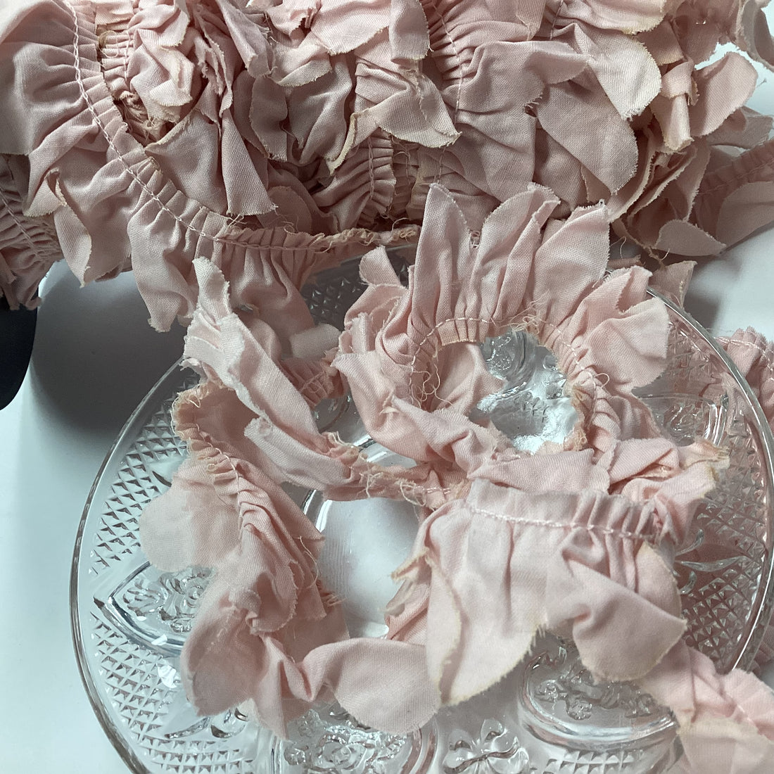 Melissa Frances DUSTY PINK PLEATED PETAL RIBBON 1 yard yd