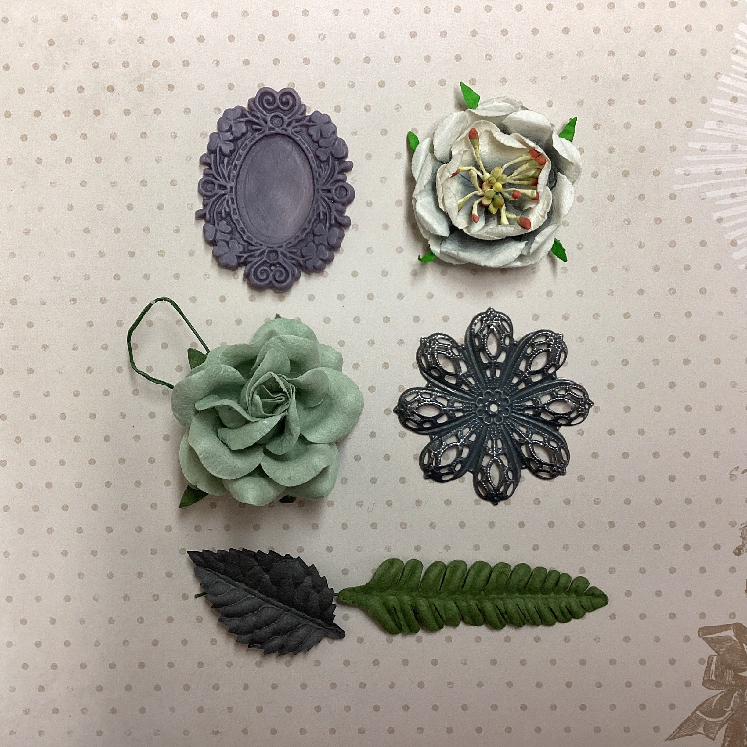 Scrapbooksrus VICTORIAN EPHEMERA Oval Cameo Frame & Flowers 6pc