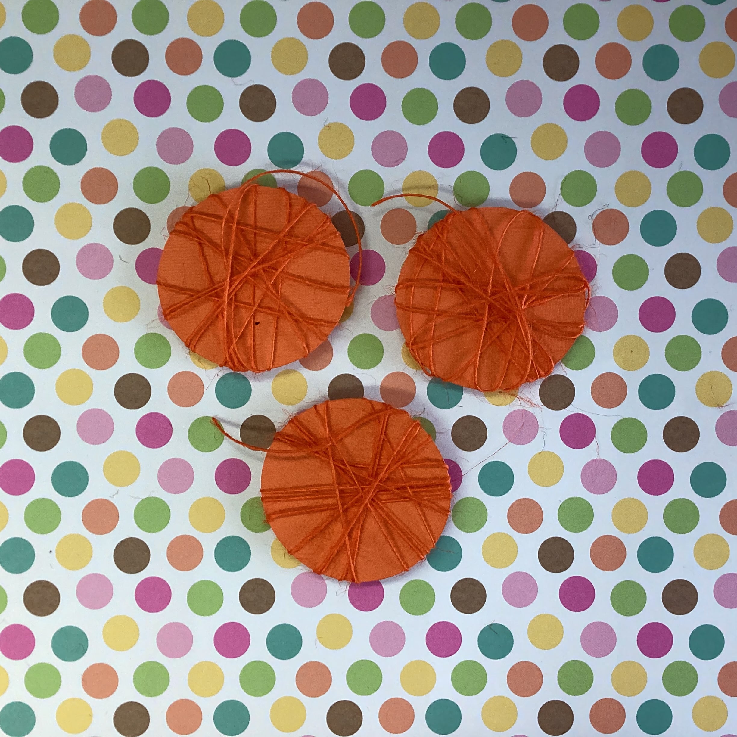 Scrapbooksrus Diecut CAT BALL OF YARN 3D Die Cut Embellishment 2.5”