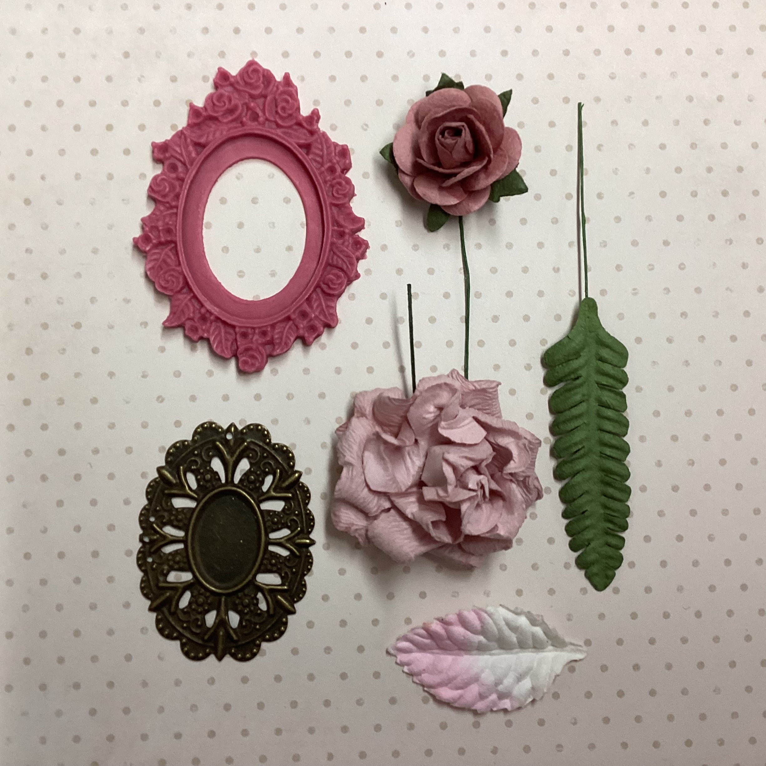 Scrapbooksrus VICTORIAN EPHEMERA Oval Cameo Frame & Flowers 6pc