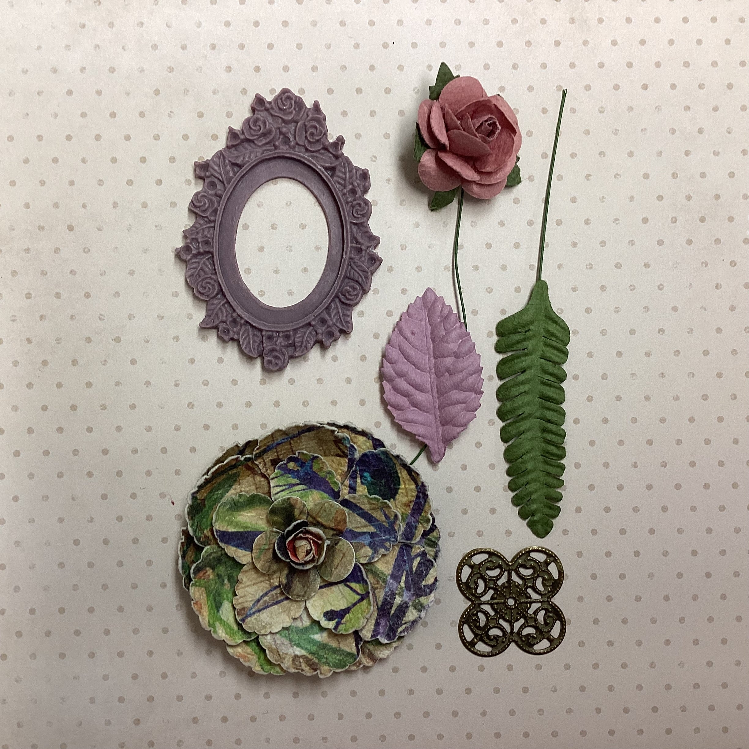 Scrapbooksrus VICTORIAN EPHEMERA Oval Cameo Frame & Flowers 6pc