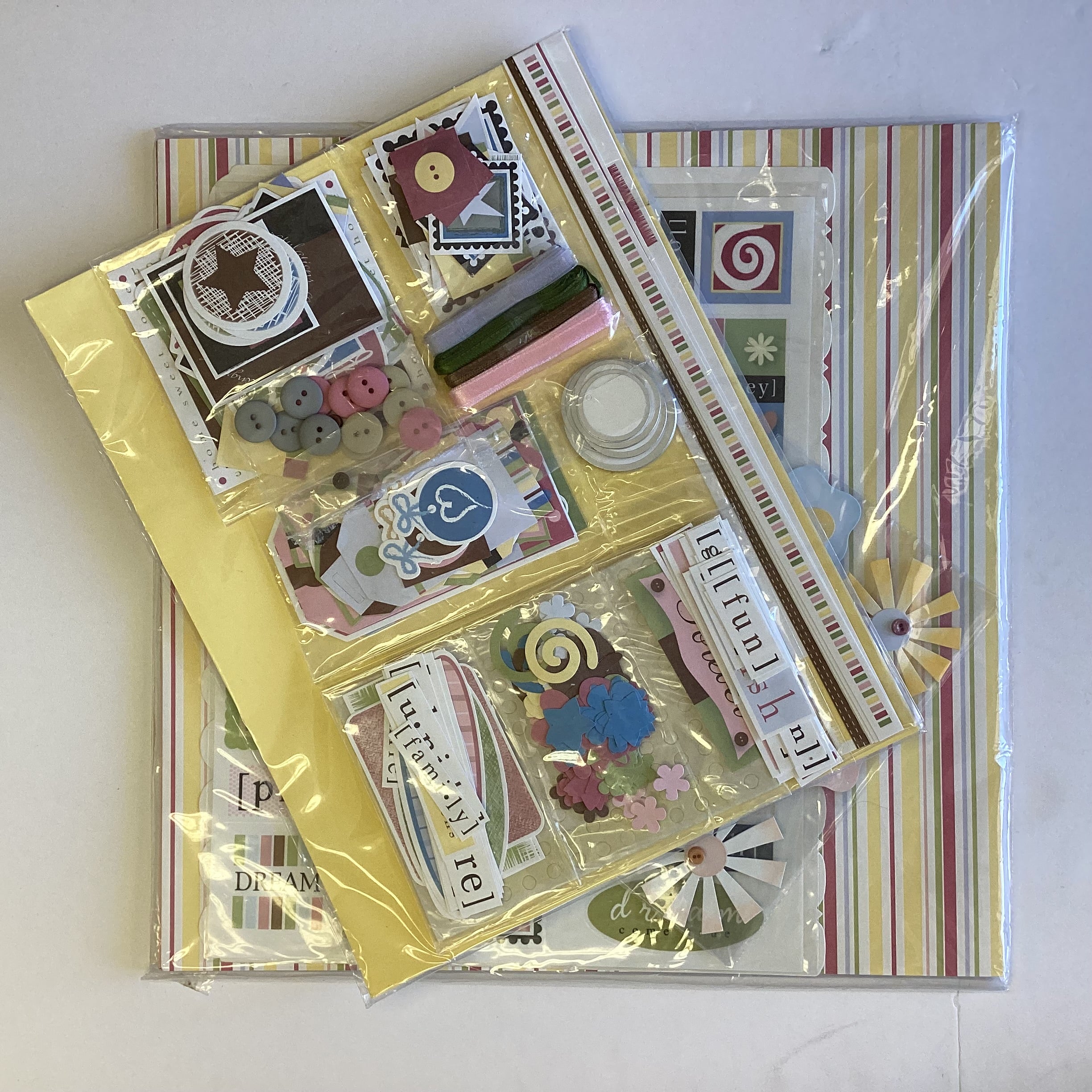 Scrapbooksrus JOURNEY MEMORIES 12"X12" Complete Scrapbook Kit