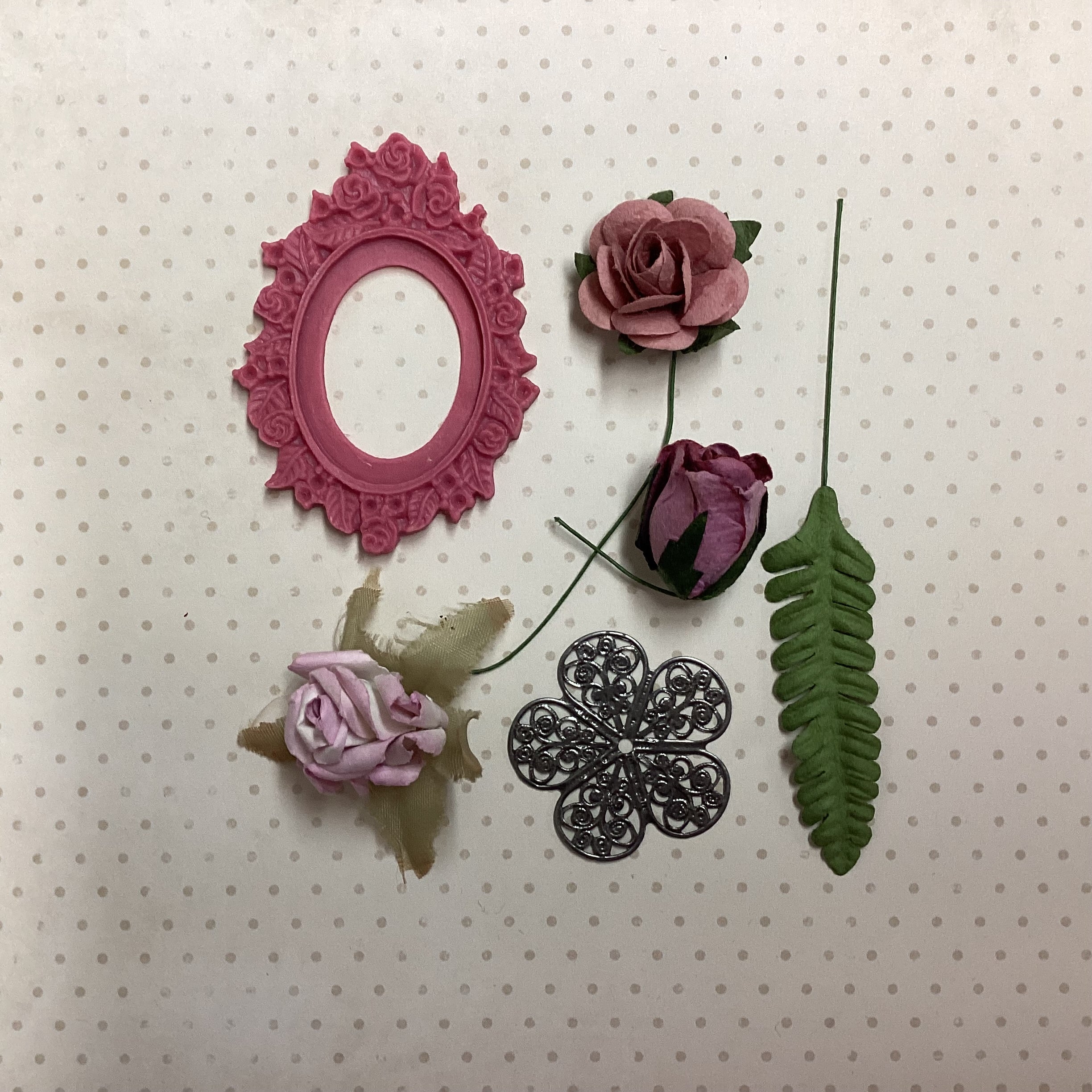 Scrapbooksrus VICTORIAN EPHEMERA Oval Cameo Frame & Flowers 6pc
