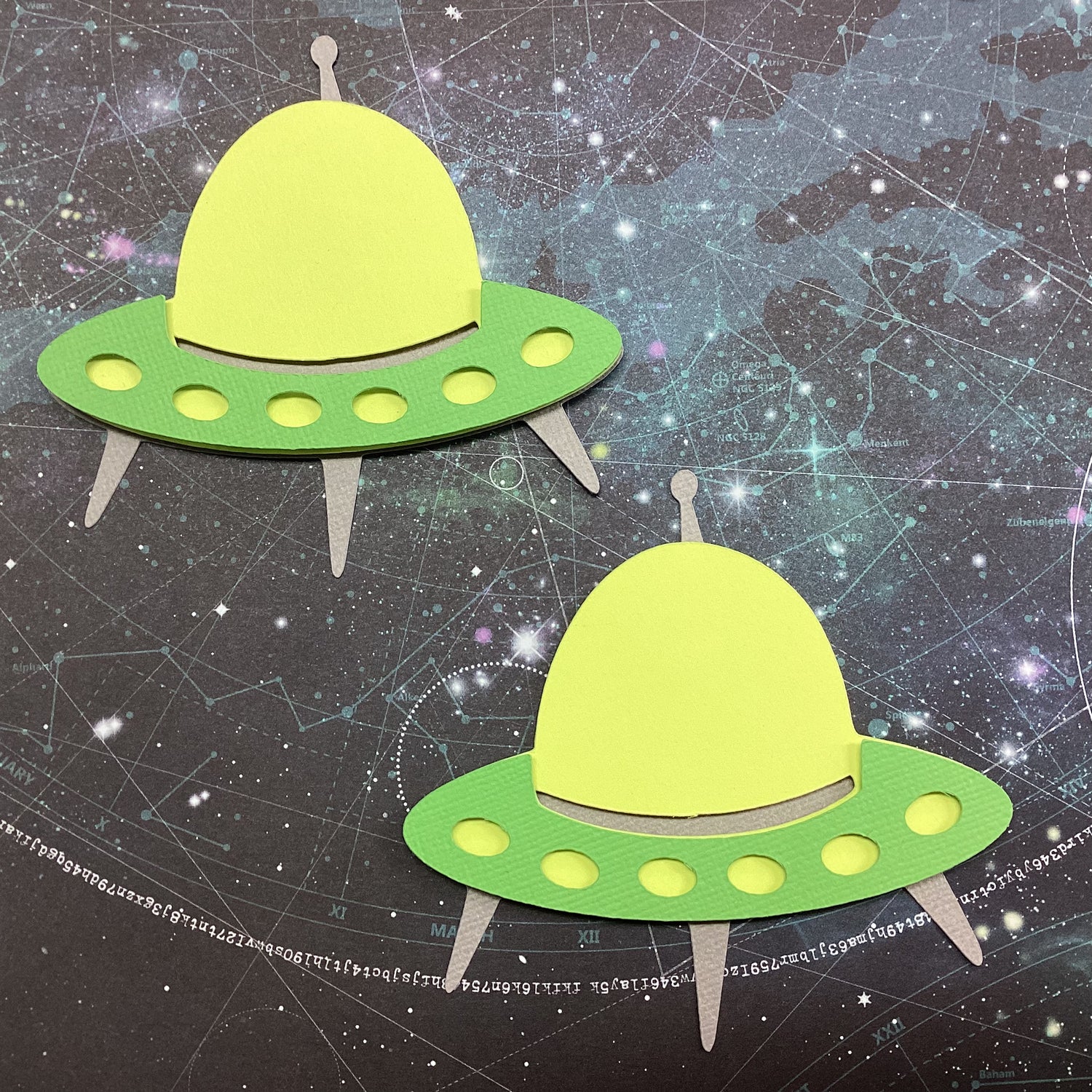 Scrapbooksrus Diecut Alien UFO SPACESHIP 3D Die Cut Scrapbook Embellishment