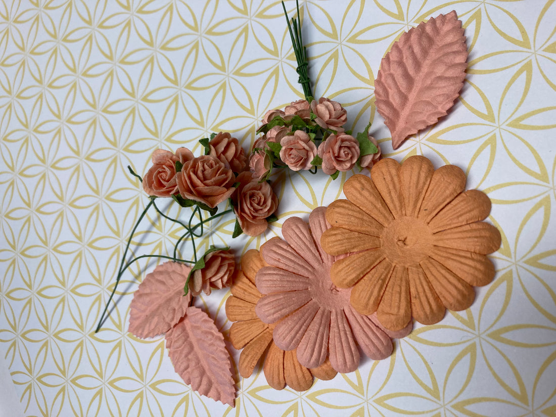 Mini Roses Daisy Leaves CORAL PEACH 21pc