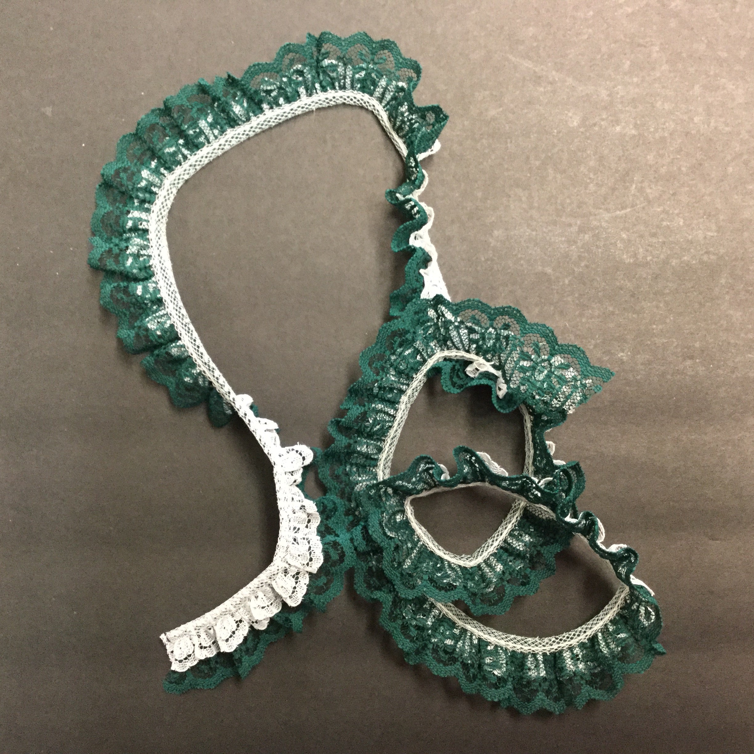 Vintage Lace Ribbon WHITE & HUNTER GREEN 1yard Scrapbooksrus