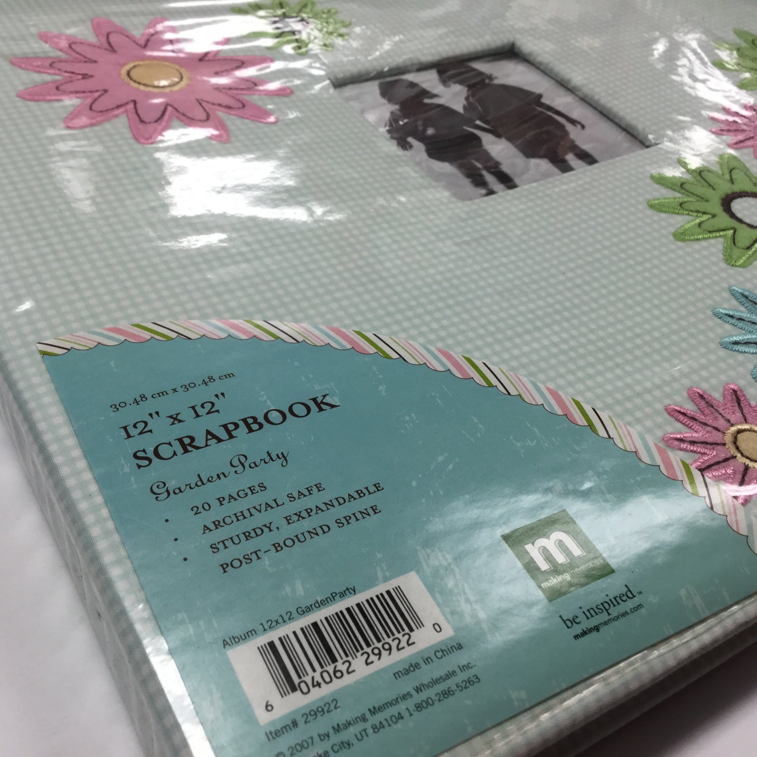 Making Memories GARDEN PARTY 12"X12" Scrapbook Album