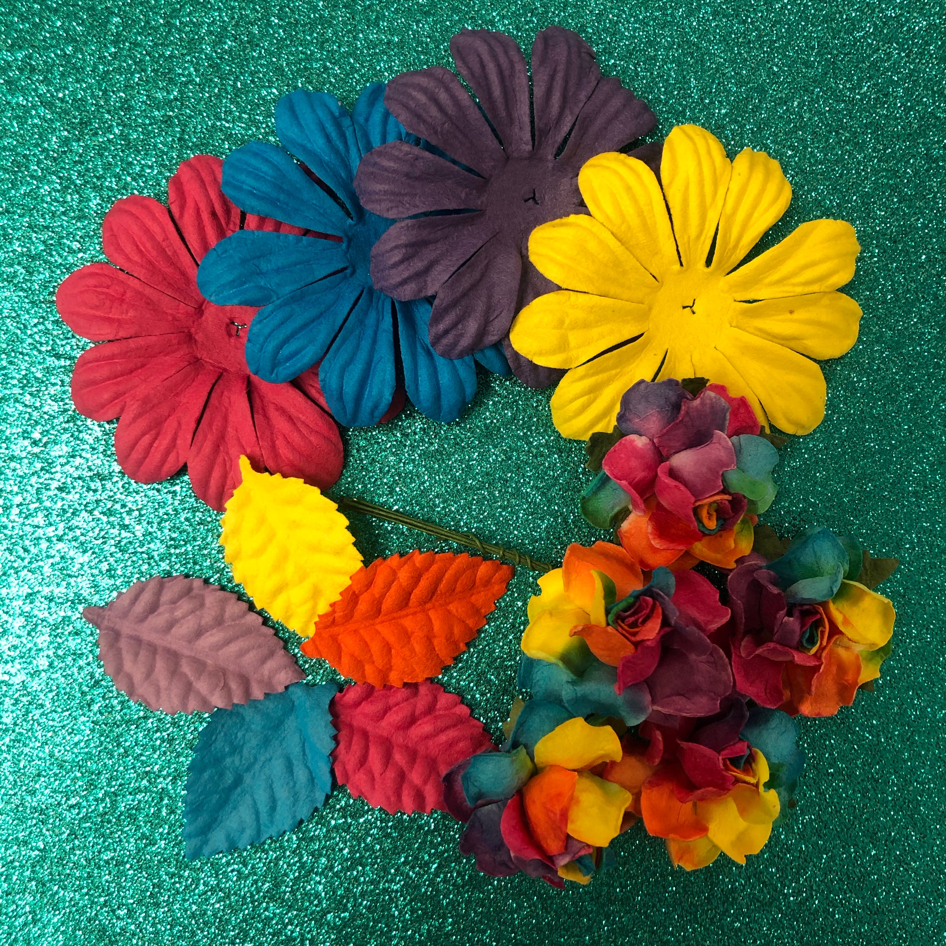 Tea Roses Leaves & Big Daisies 14pc Rainbow