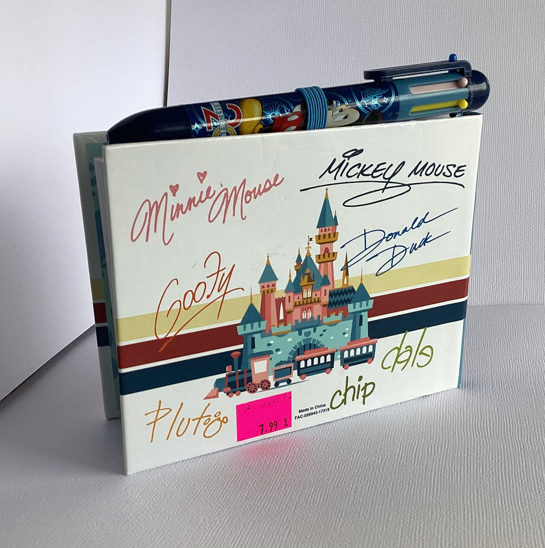 Disneyland Resort OFFICIAL AUTOGRAPH BOOK 5”X6” Notebook