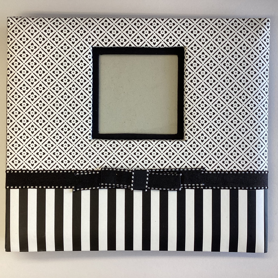 Postbound Album BLACK WHITE FLORAL STRIPE Frame 8"X8" Scrapbook