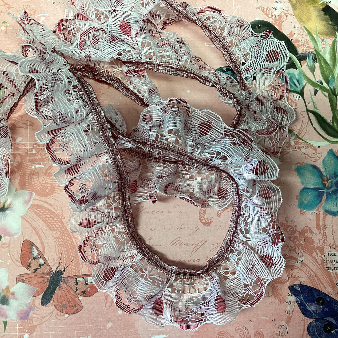 Scrapbooksrus Vintage Lace MAROON &amp; WHITE SCALLOP BELL Ribbon Trim 1.25”X3ft