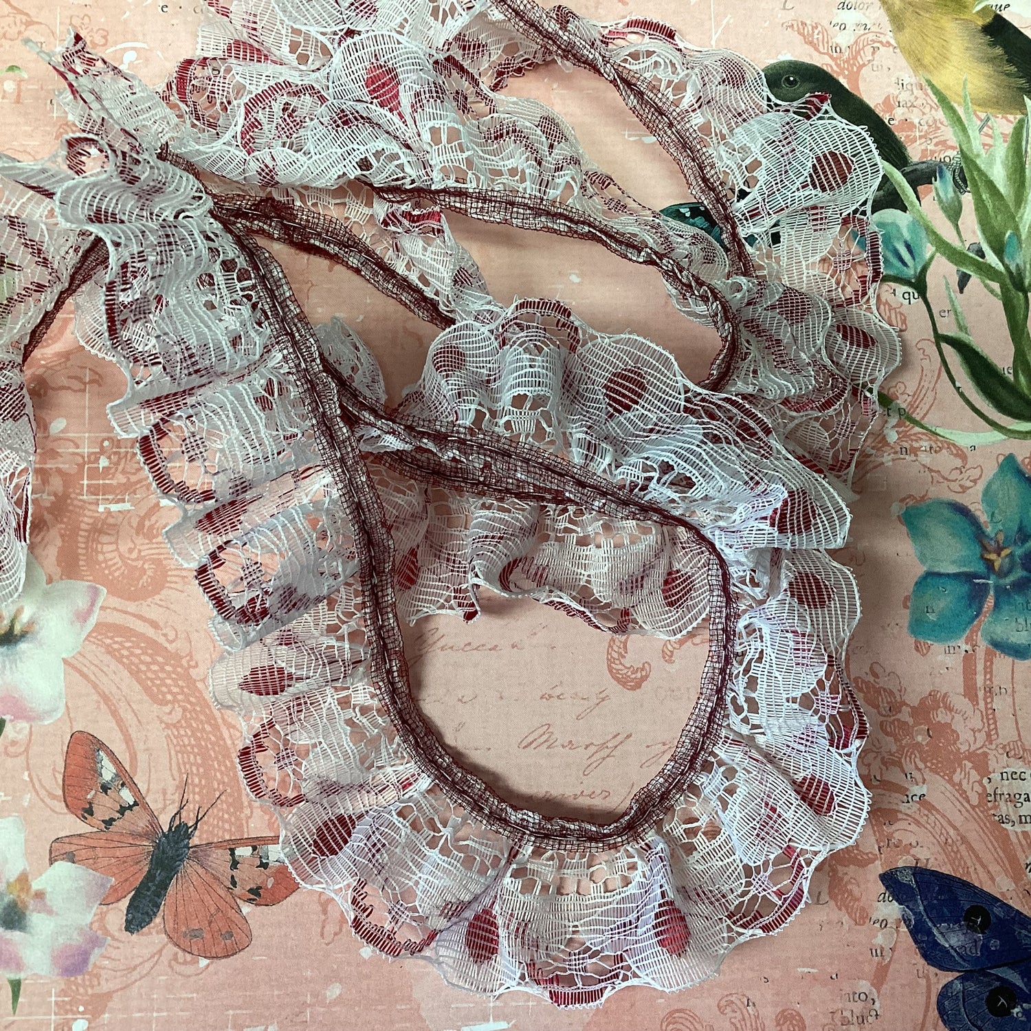 Scrapbooksrus Vintage Lace MAROON &amp; WHITE SCALLOP BELL Ribbon Trim 1.25”X3ft