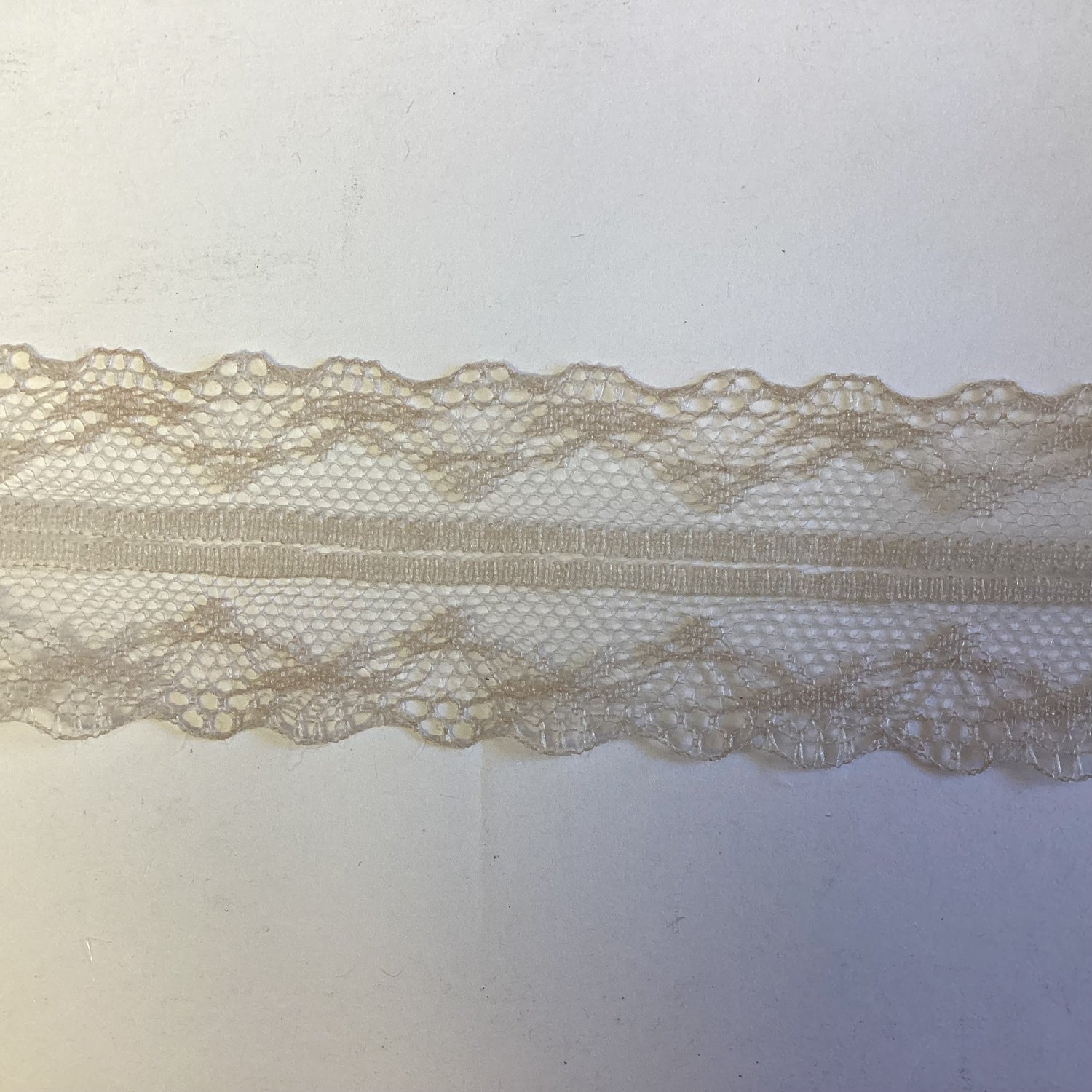 Scrapbooksrus LACE SCALLOP Edge Ribbon 1 yard