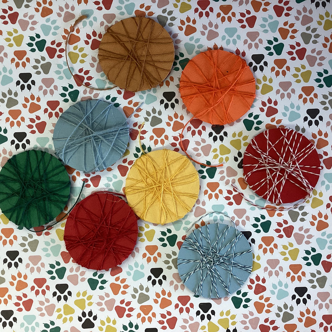 Scrapbooksrus Diecut CAT BALL OF YARN 3D Die Cut Embellishment 2.5”