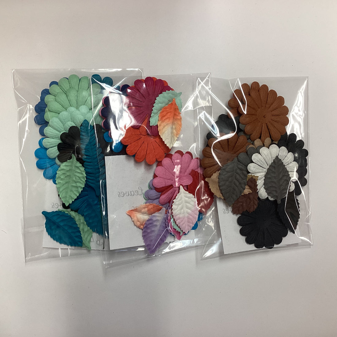 ScrapbooksRus Daisies & Leaves 26pc Flowers