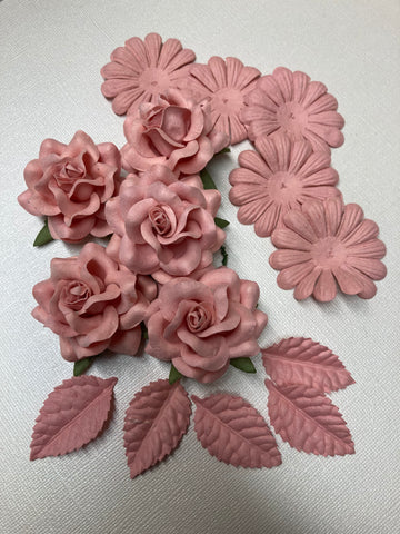 Sweet Roses Leaves Daisies SOFT DUSTY PINK 15pc