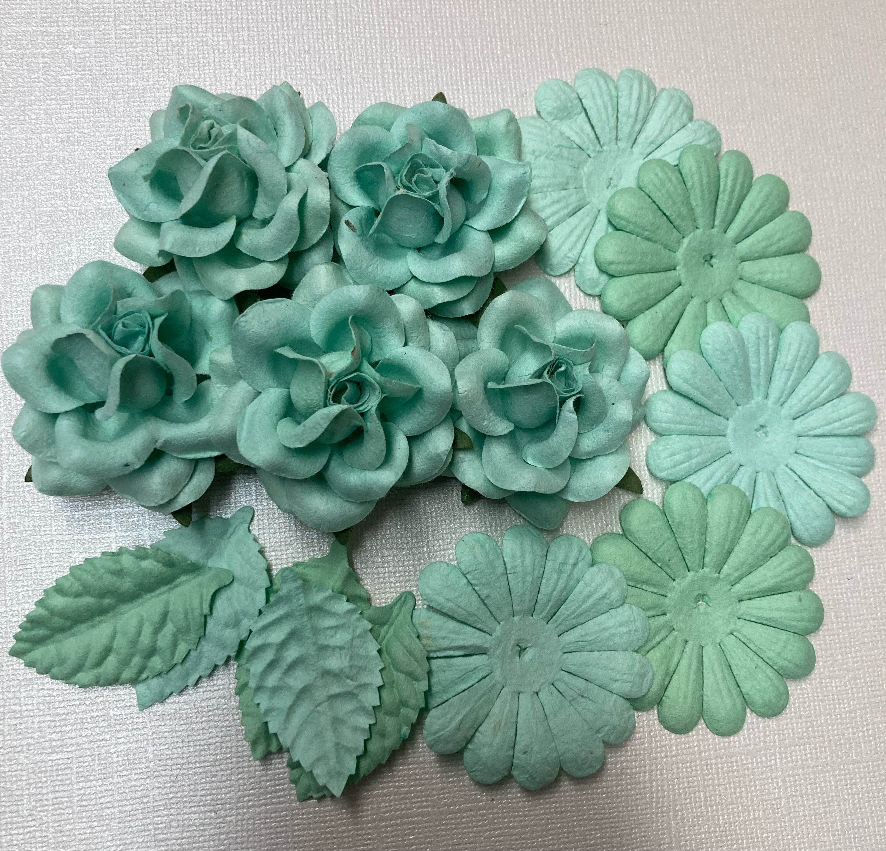 Sweet Roses Leaves Daisies SEAFOAM MINT 15pc