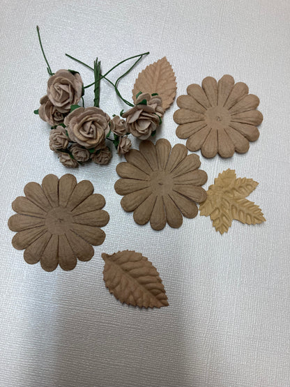 Mini Roses Daisy Leaves BROWN 21pc