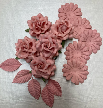 Sweet Roses Leaves Daisies SOFT DUSTY PINK 15pc