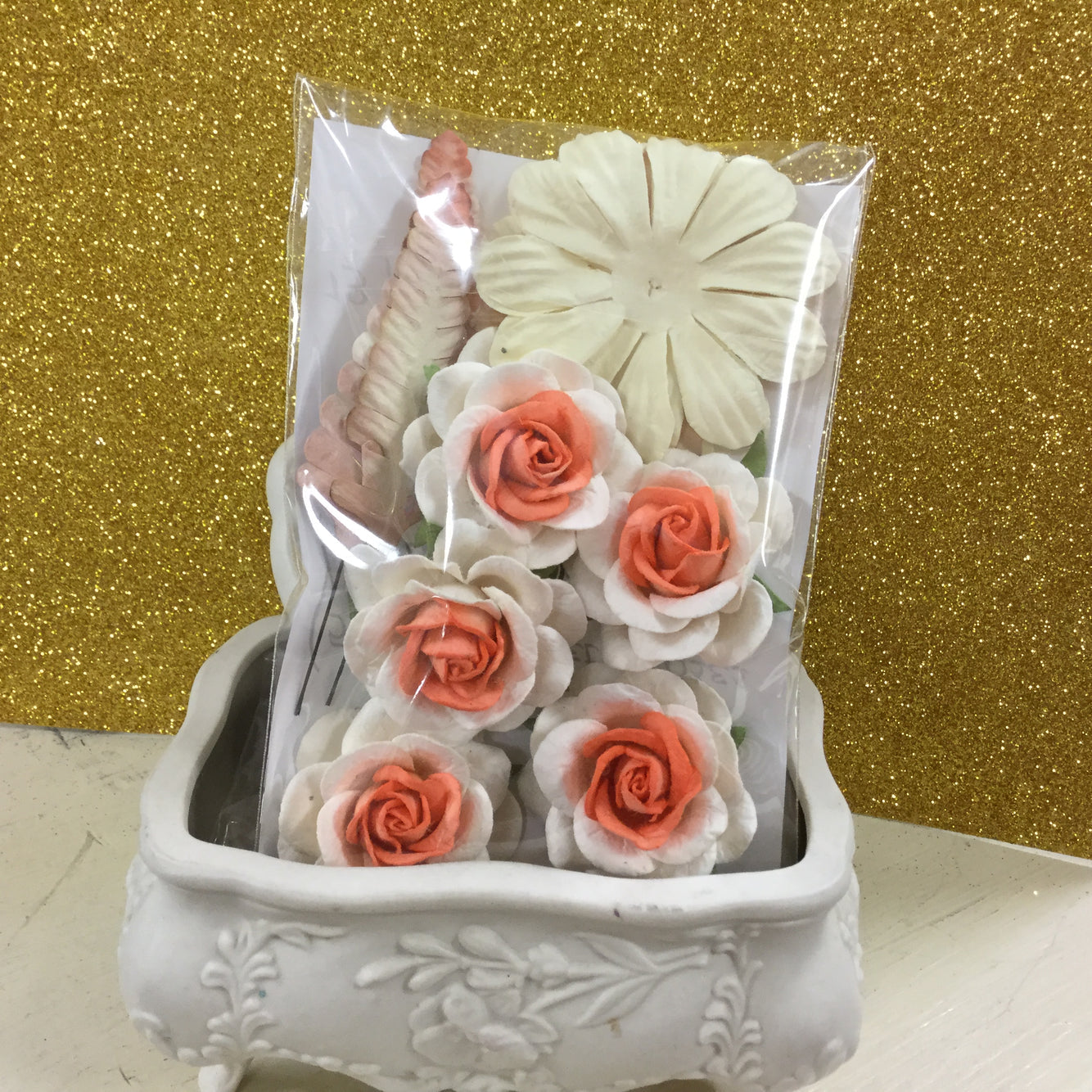 Sweet Roses Leaves and Big Daisies 14 pc