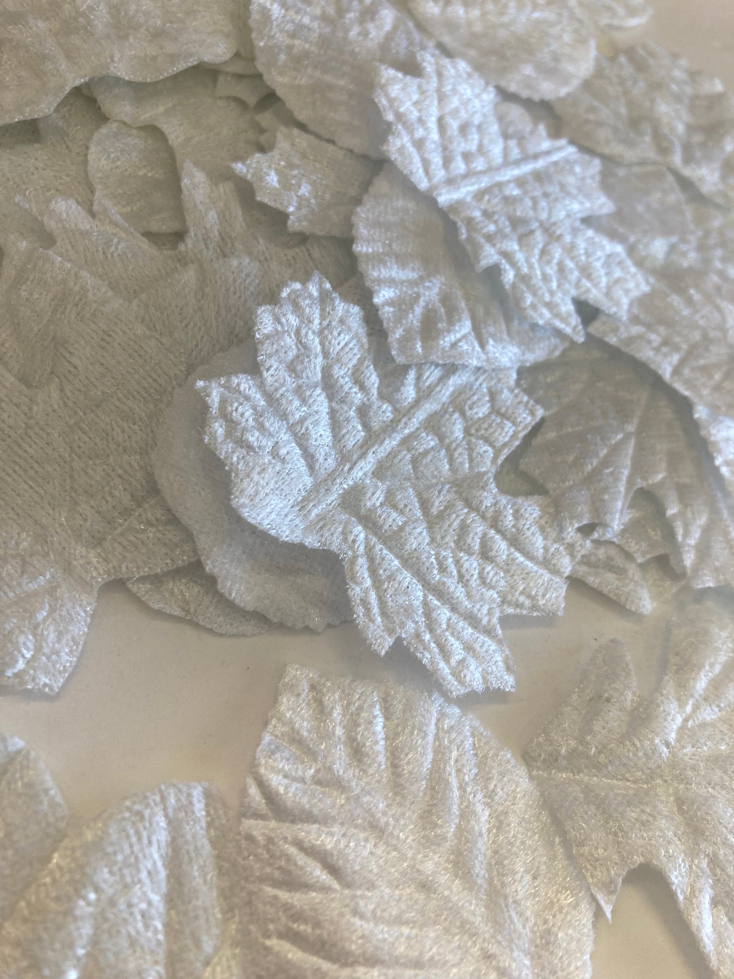 Petaloo Color Me Crazy White VELVET LEAVES 50pc